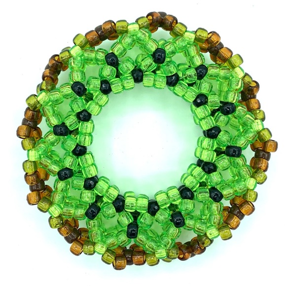❌SOLD❌🥝 Kiwi Glow Kandi Cuff - Picture 3 of 12